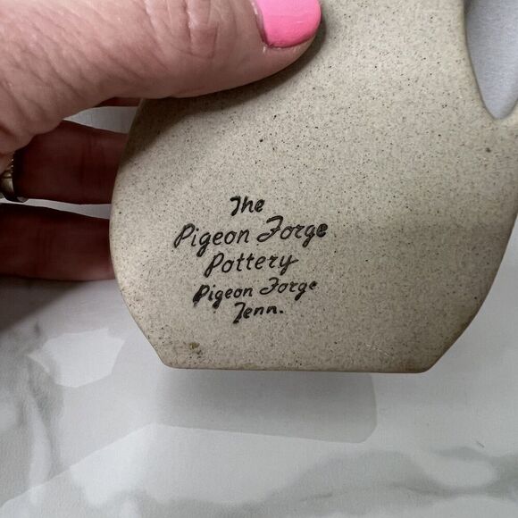 Pigeon Forge Magnolia Miniature Pottery 4 Piece Set - Picture 8 of 15